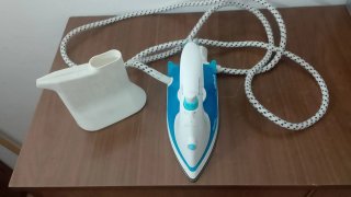 Plancha de viaje Ufesa con accesorio