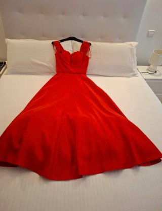 Elegante Vestido Fiesta Marfil Barcelona Rojo