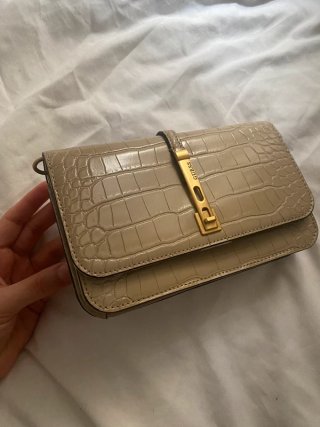 Bolso Guess. PVP 145€