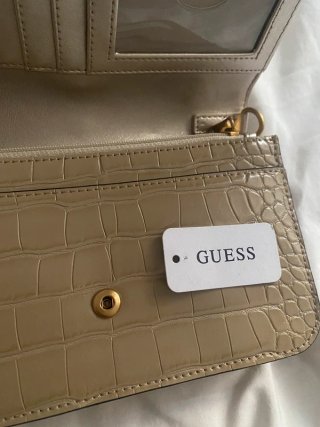 Bolso Guess. PVP 145€