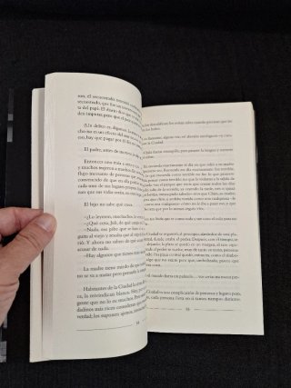 Martín Caparrós. BUE