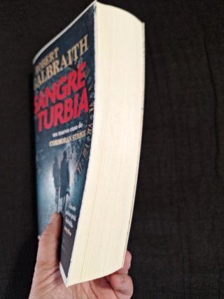 Robert Galbraith. Sangre turbia