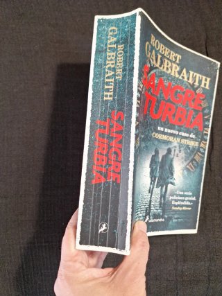 Robert Galbraith. Sangre turbia