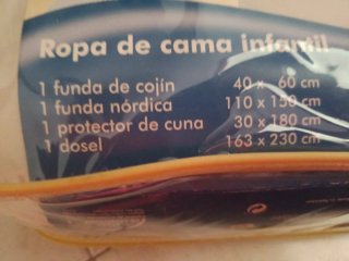 Juego sábanas y protector cuna infantil