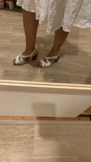 Sandalias Yokono Piel Tacón Medio Blancas