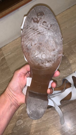 Sandalias Yokono Piel Tacón Medio Blancas
