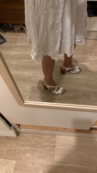 Sandalias Yokono Piel Tacón Medio Blancas