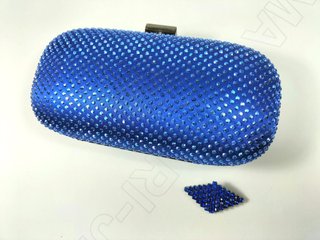 Bolso de fiesta + broche azul con piedras