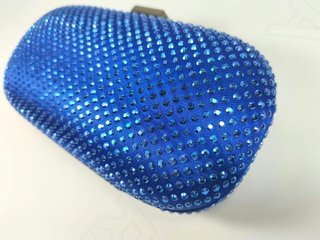 Bolso de fiesta + broche azul con piedras