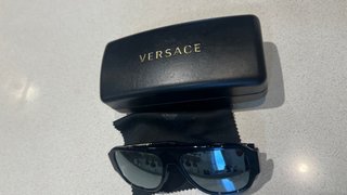 Gafas de sol Versace negras espejadas