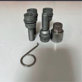 TORNILLOS ANTIRROBO VW GOLF SEAT LEON AUDI TOURAN