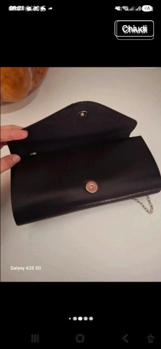 Pochette nera nuova con cartellino