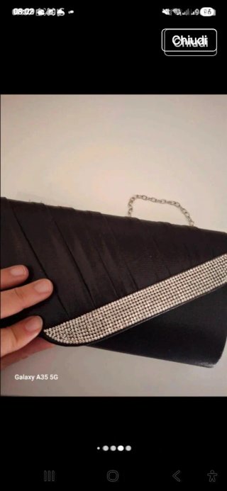 Pochette nera nuova con cartellino