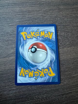 Giratina V Astro Gold - Carta Pokémon