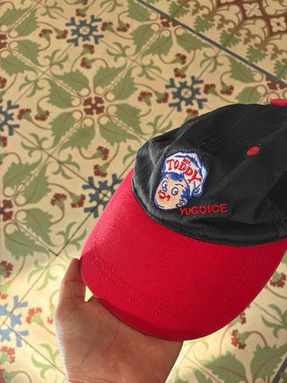 Gorra Toddy Negra y Rojae