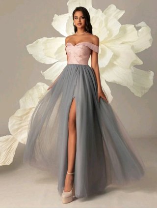 Vestido de fiesta largo gris y rosa.