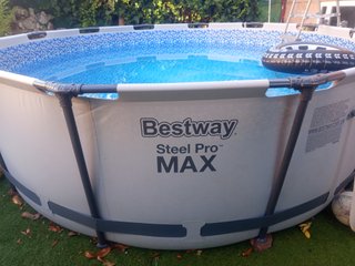 Piscina desmontable con escalera y depuradora