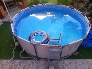 Piscina desmontable con escalera y depuradora