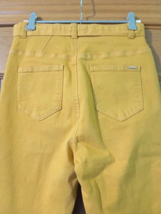 Pantalones Morgan amarillos con cinturón talla 34