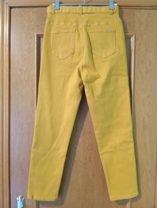 Pantalones Morgan amarillos con cinturón talla 34