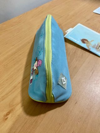 Estuche Busquets con dibujo de niña