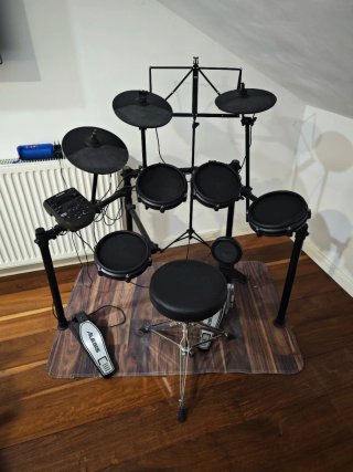 Batería Electrónica Alesis Nitro Mesh