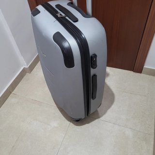 Maleta 23kg (78/50/25) Gris y Negra