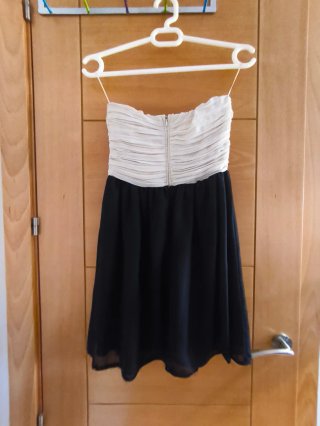 Vestido palabra de honor beige y negro