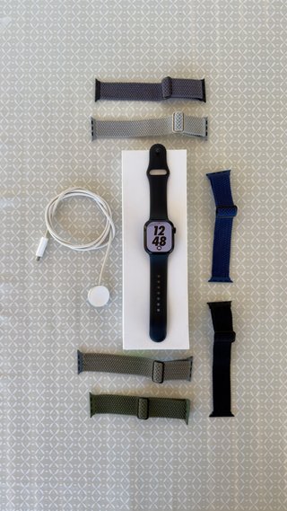 Apple Watch Series 10 42mm Jet Black + 6 Correas