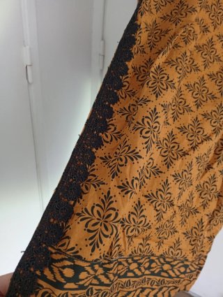 Conjunto 3 peças estampado laranja e preto