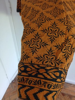 Conjunto 3 peças estampado laranja e preto