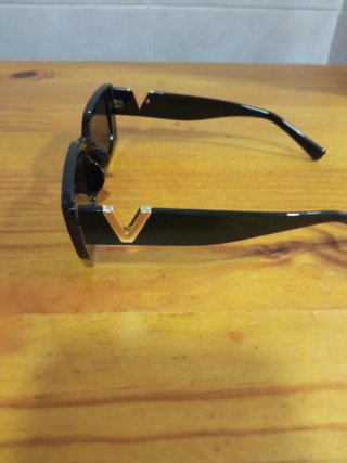 Gafas de sol rectangulares negras y doradas NUEVO