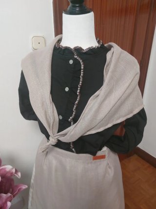 Traje de casera completo beige y negro