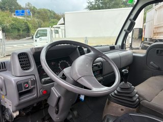 NISSAN CABSTAR GRUA