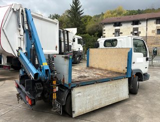 NISSAN CABSTAR GRUA