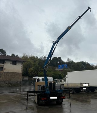 NISSAN CABSTAR GRUA