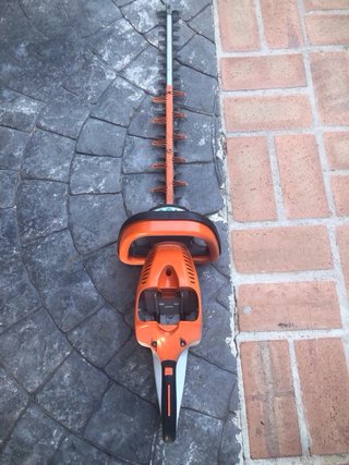Cortasetos Stihl HSA 86 + Cargador AL 500