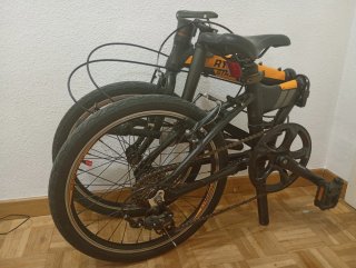 Bicicleta plegable RYME STREET y candado.