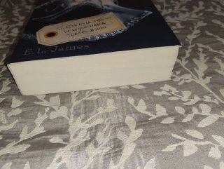 Cincuenta Sombras Más Oscuras - Novela Romántica