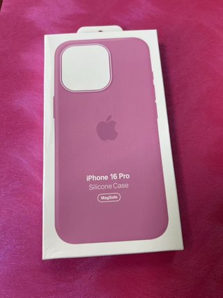 Funda Silicona Apple iPhone 16 Pro Peony