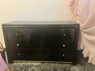 Cómoda negra vintage madera
