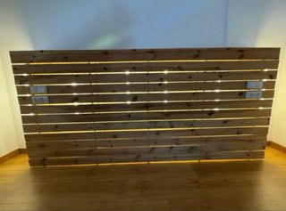 Cabecero de madera con LED