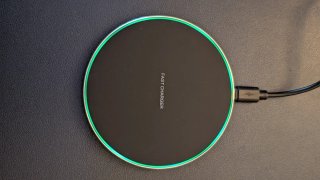 Cargador inalámbrico Qi 15W KÄRN USB-C