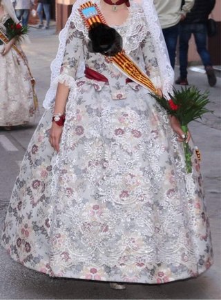 Traje de Fallera Gris y Rosa