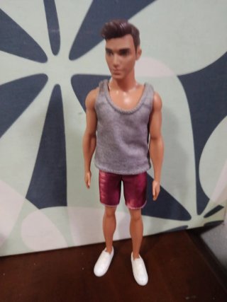 Ken Mattel con toilette da bagno per bambole