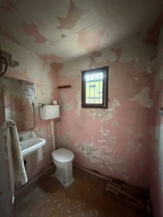 Terreno rustico con casa a reformar