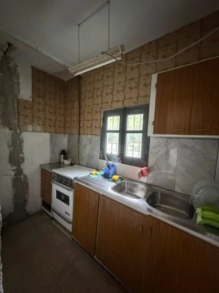 Terreno rustico con casa a reformar