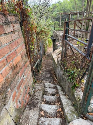 Terreno rustico con casa a reformar