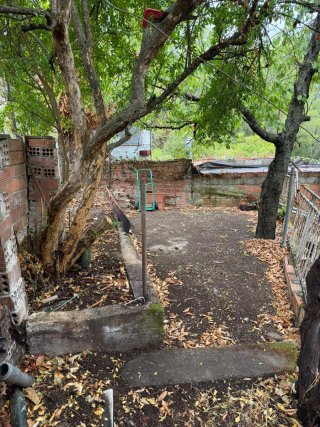 Terreno rustico con casa a reformar