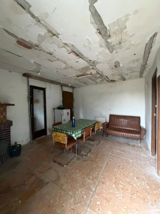 Terreno rustico con casa a reformar